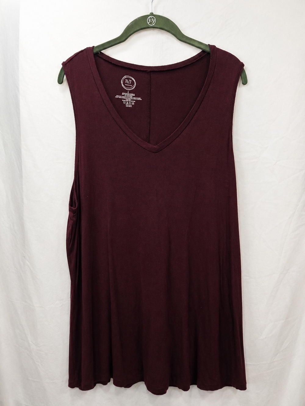 Maurices 24/7 Burgundy V Neck Sleeveless Flowy Tunic Top Size 2